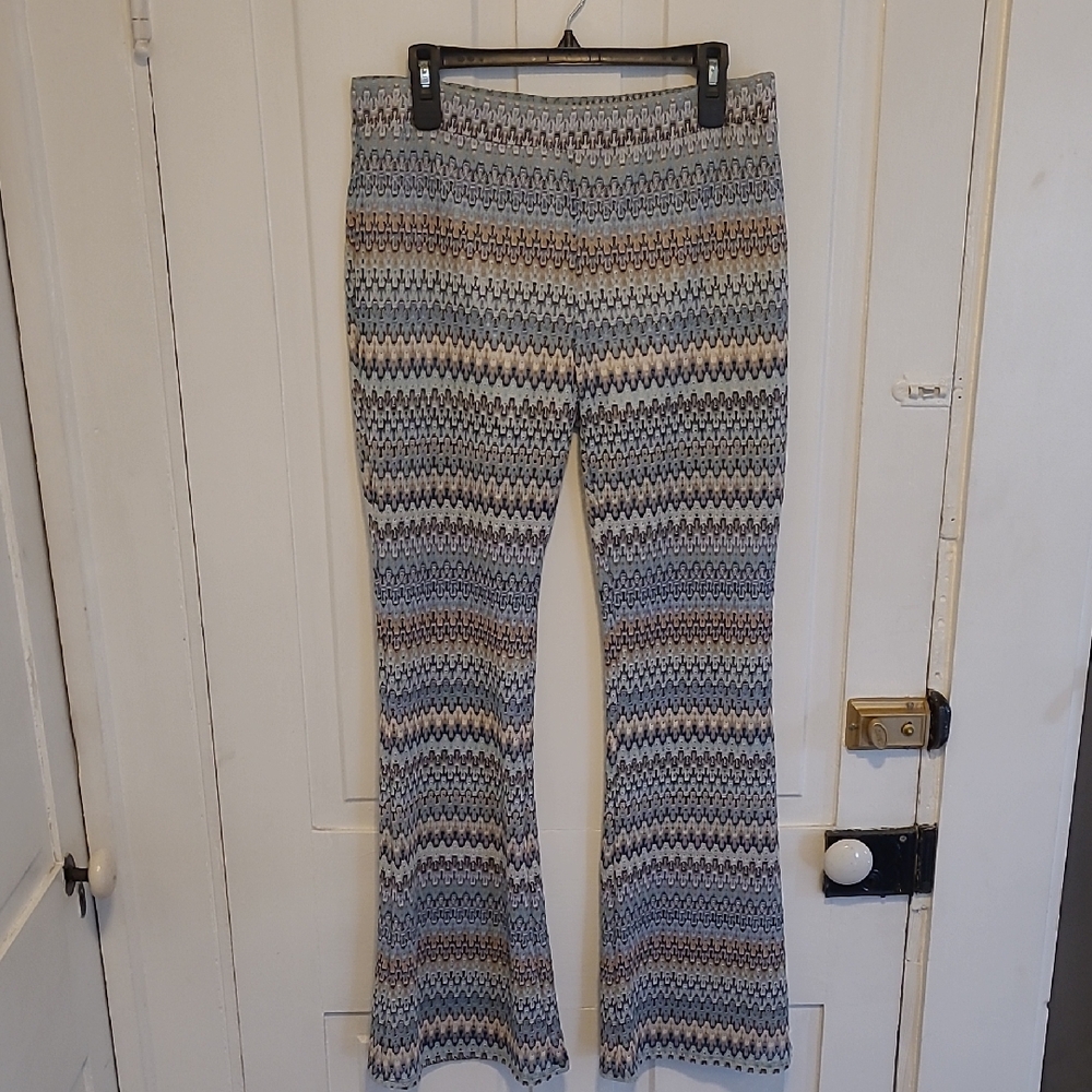 NWOT Joe B Patterned Flared Knit Pants in Cream, Blue & Gray